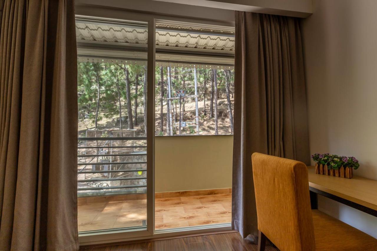 Apartamento Pine Maderas By Embrace Kasauli Exterior foto