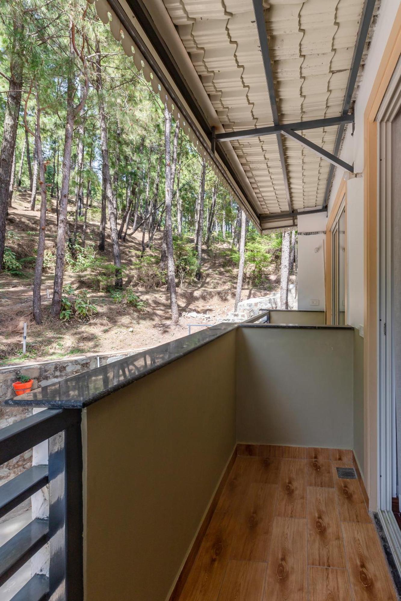 Apartamento Pine Maderas By Embrace Kasauli Exterior foto